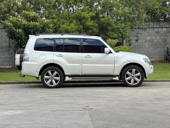 MITSUBISHI PAJERO FULL 3.2 HPE 4X4 16V TURBO INTERCOOLER DIESEL 4P AUTOMÁTICO